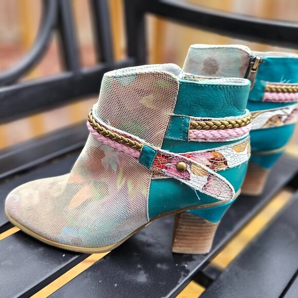 Spring Step Shoes - Spring Step by L'artiste | Turquois and Pink netted flowered ankle boot - Sz 7